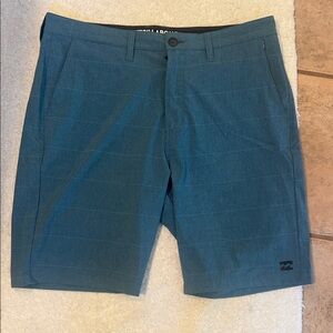 Billabong Men’s submersible. Trunks or shorts. New no tags